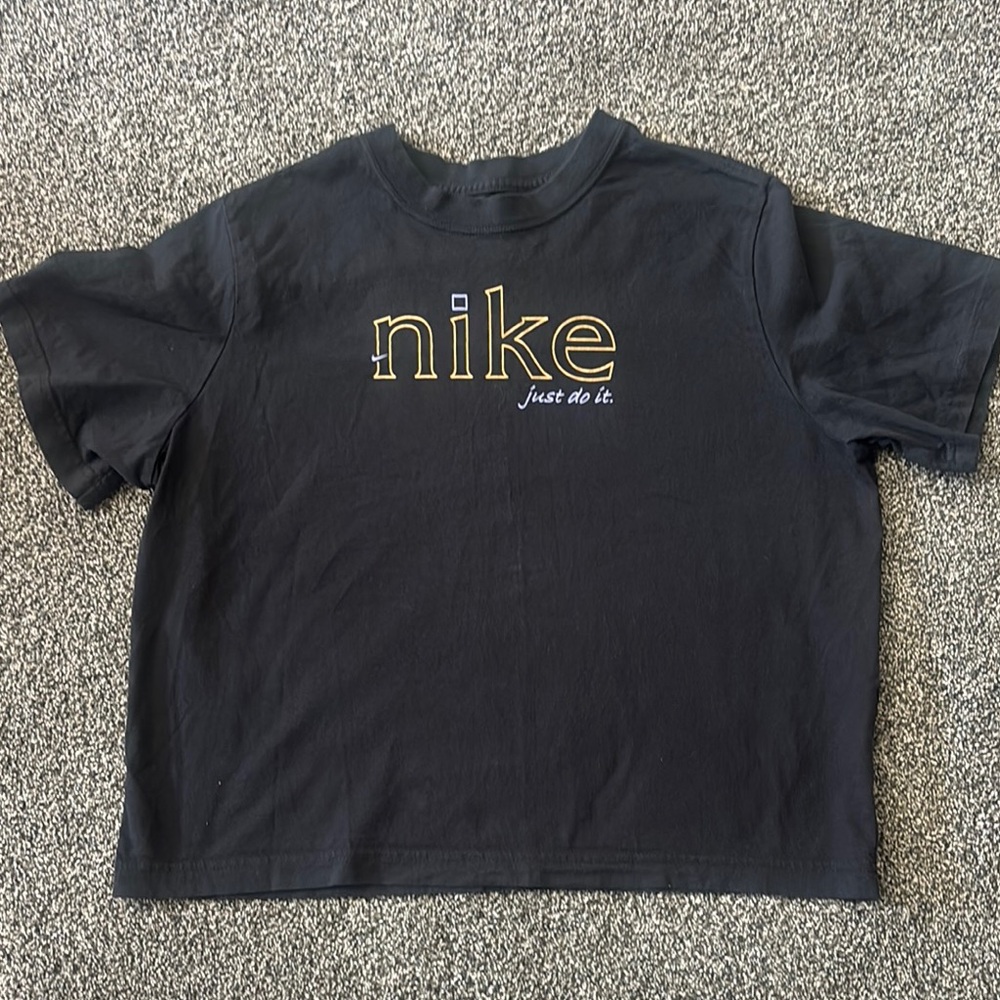 Nike Girl's Black Shirt- YXL